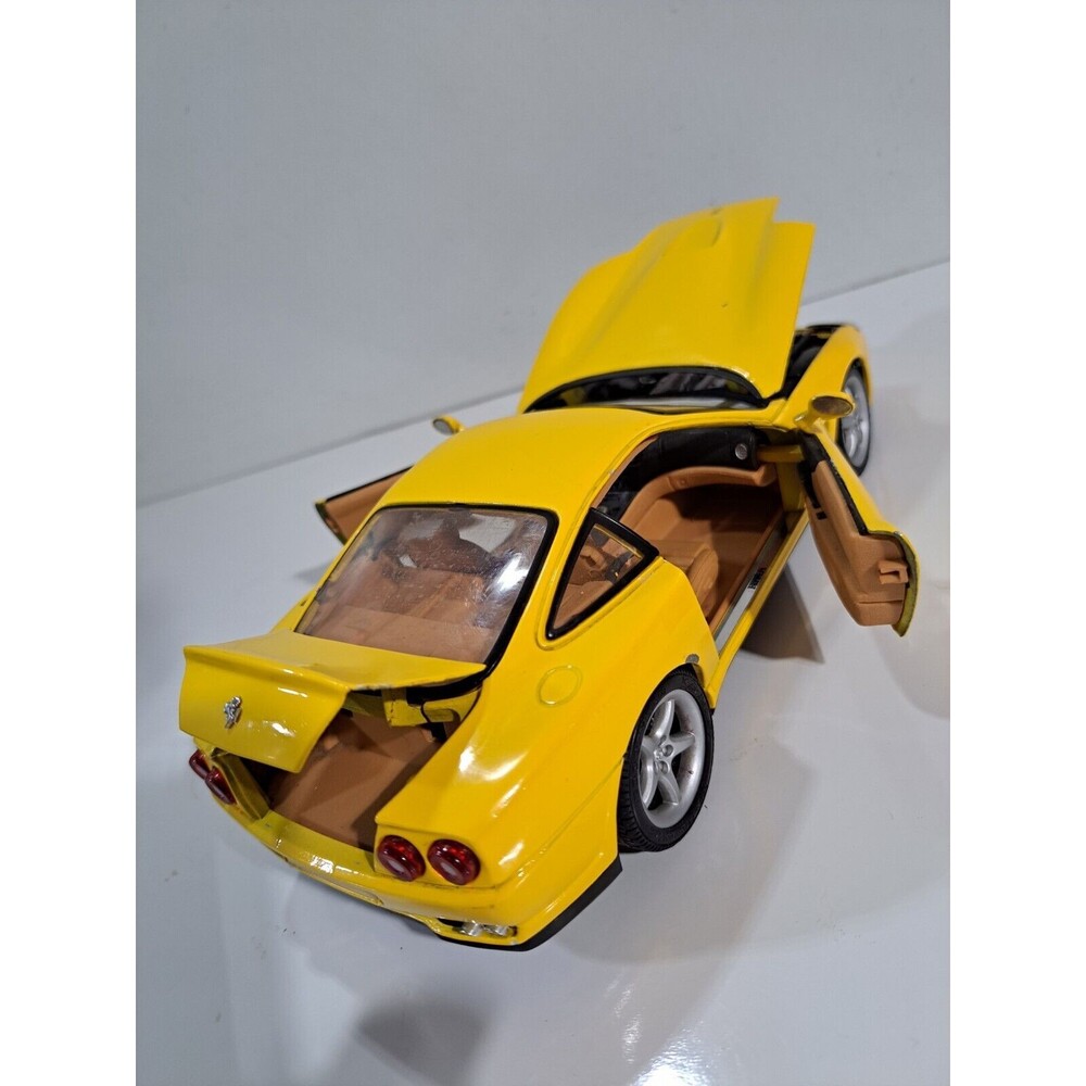 Maisto 1:18 Scale Die Cast Ferrari 550 Maranello Supercar - Picture 8 of 12